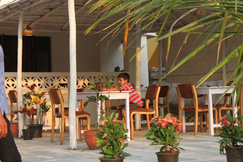 Ocean View Goan Beach House Калангуте Екстериор снимка