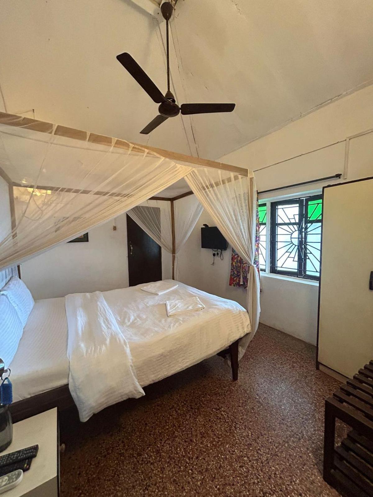 Ocean View Goan Beach House Калангуте Екстериор снимка